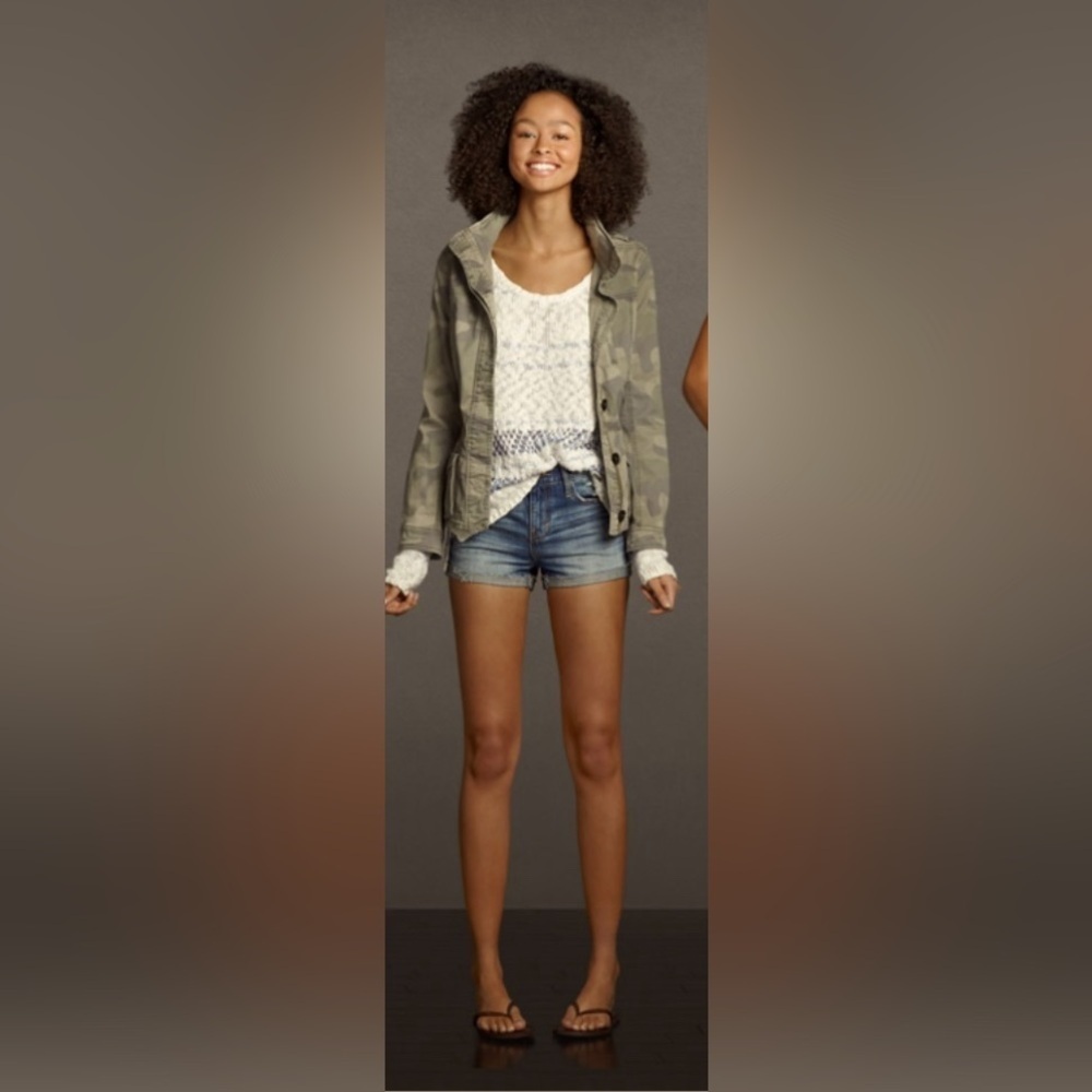 Abercrombie jean shorts y2k mini denim shorts 98$ medium wash gall casual prep